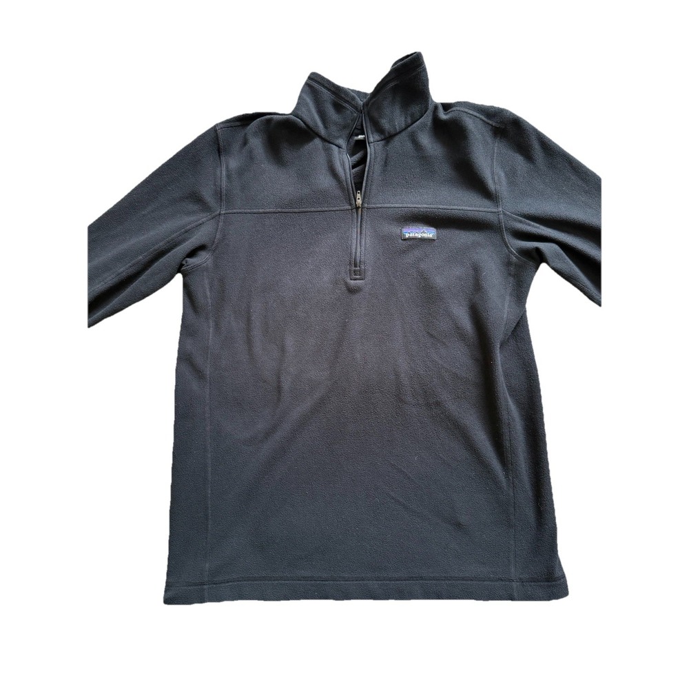 Patagonia Men's Micro D Fleece 1/4 Zip Pullover in black. Size Medium
